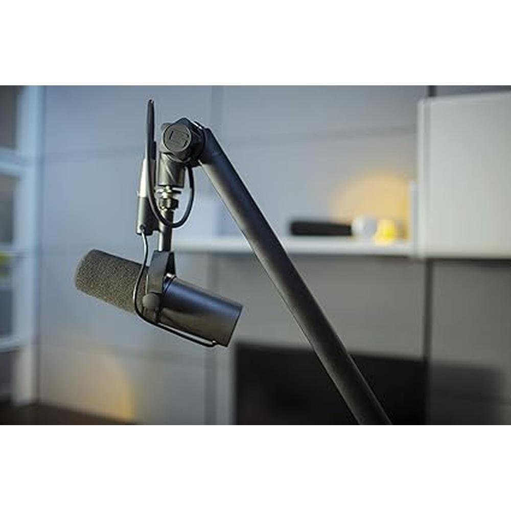 Microphone Gator: Gator Frameworks Deluxe Desk-Mounted – Side View