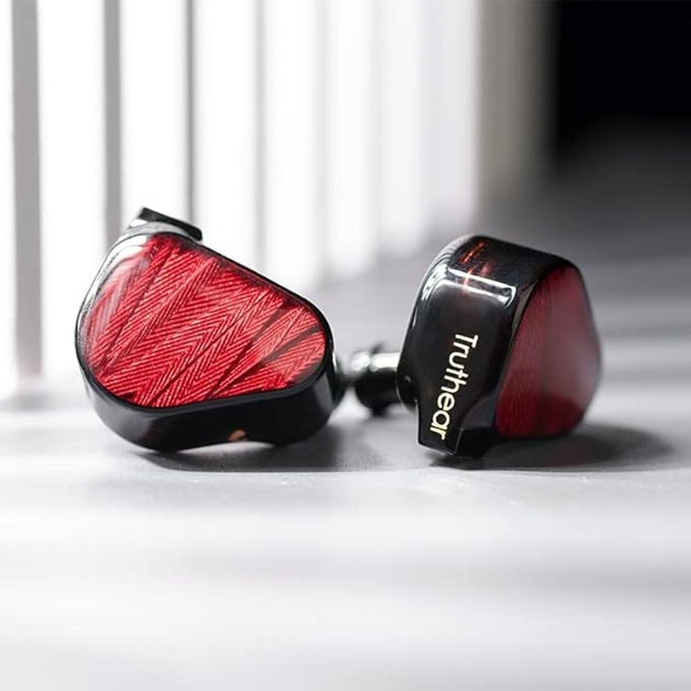 x Crinacle Zero: RED Dual Dynamic Drivers in-Ear Headphone – Close-up Detail