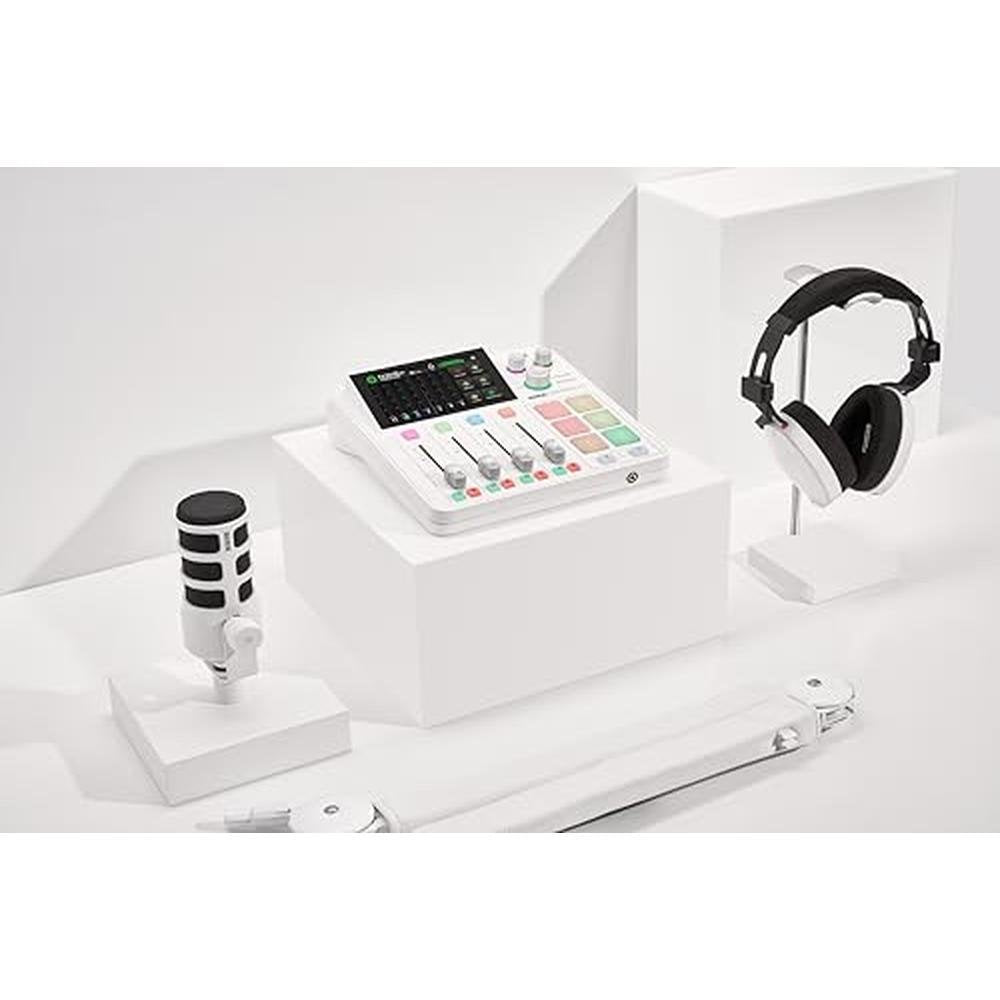RDE PodMic Cardioid Dynamic Broadcast Microphone – Packaging