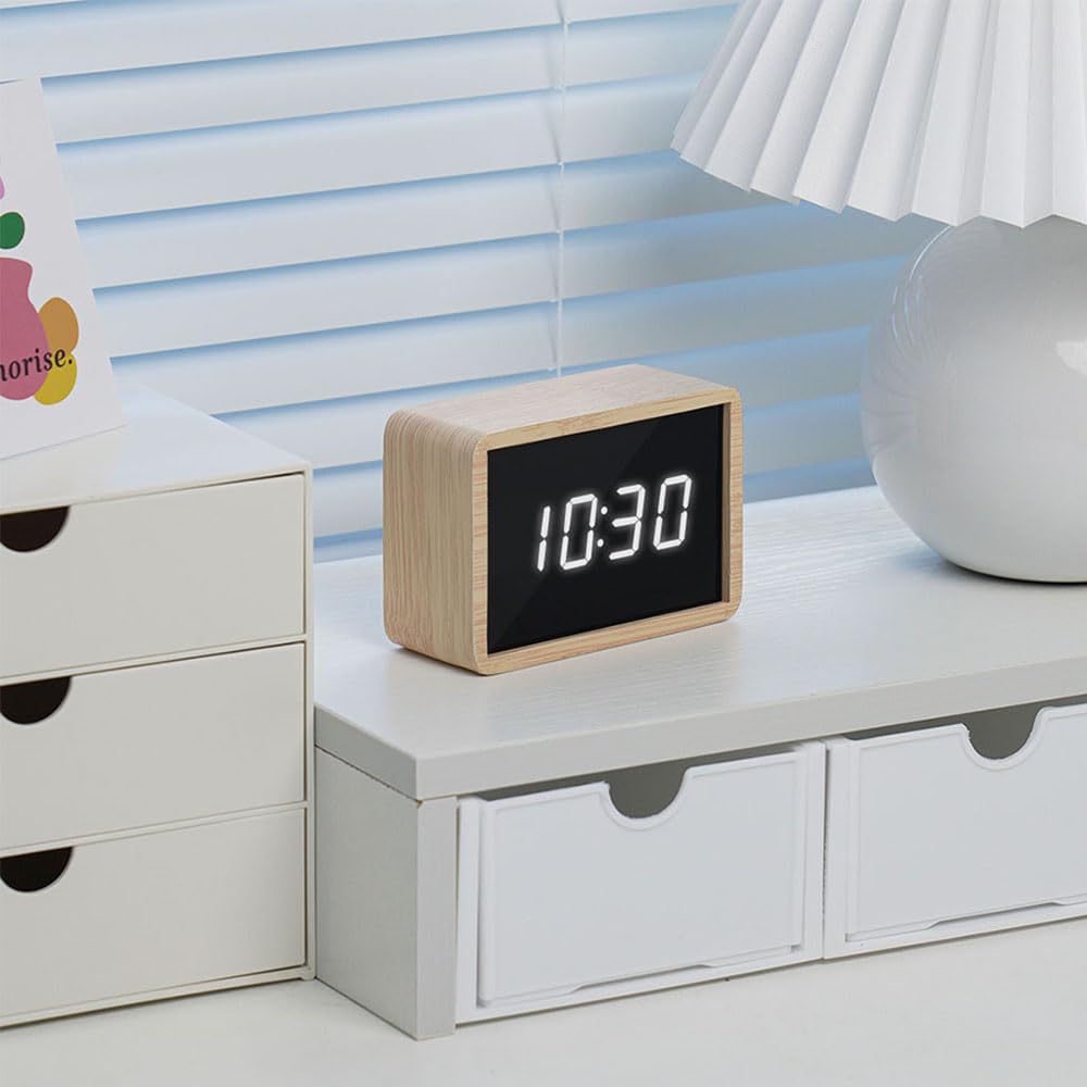 Fancial Wooden Appearance LED Digital Alarm Clock with 3 Brightness adjustments and 3 Alarm Modes 10.2 * 7 * 4cm