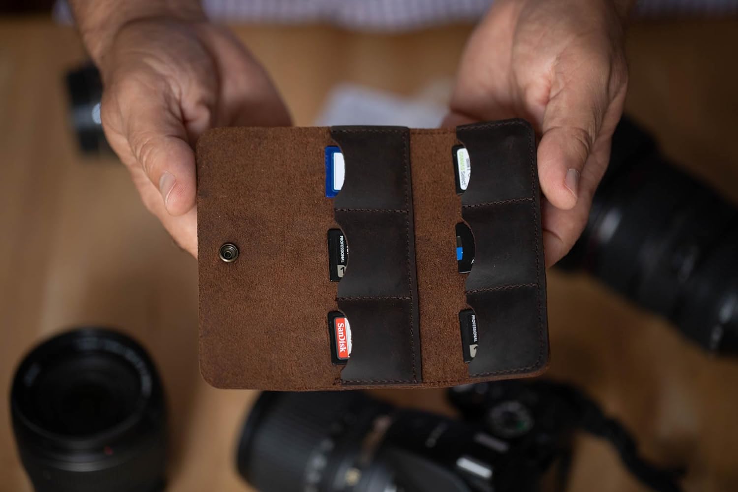 Genuine Leather SD SDHC SDXC Memory Card Case Holder Storage for Photography Enthusiasts