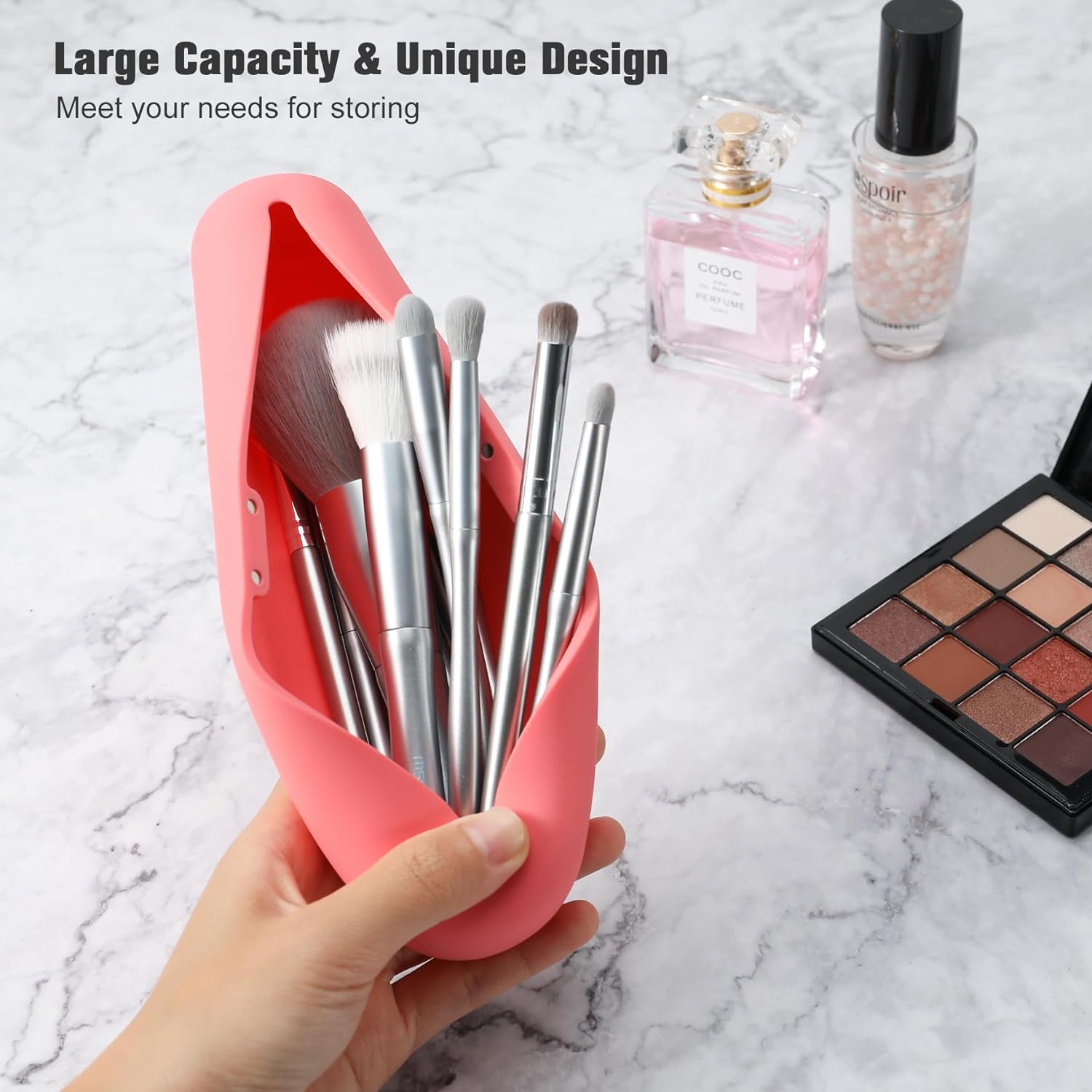 FERYES Large Travel Makeup Brush Holder, Magnetic Anti-fall Out Silicon Portable Cosmetic Face Brushes Holder, Soft and Sleek Makeup Tools Organizer for Travel- (8.27 * 2.36 * 1.57)