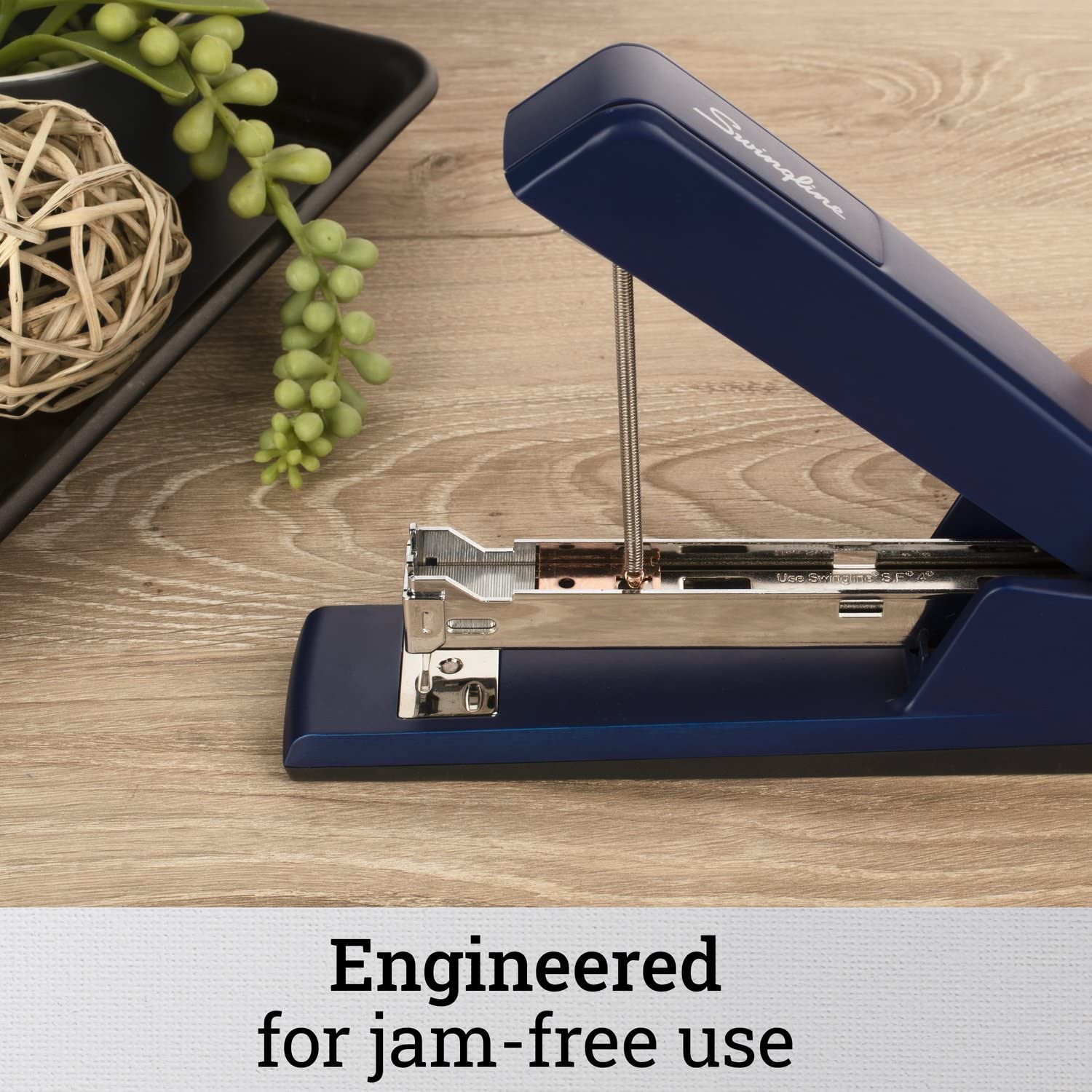 Swingline 747 Classic Desk Stapler, 20 Sheet Capacity, Royal Blue (S7074724)