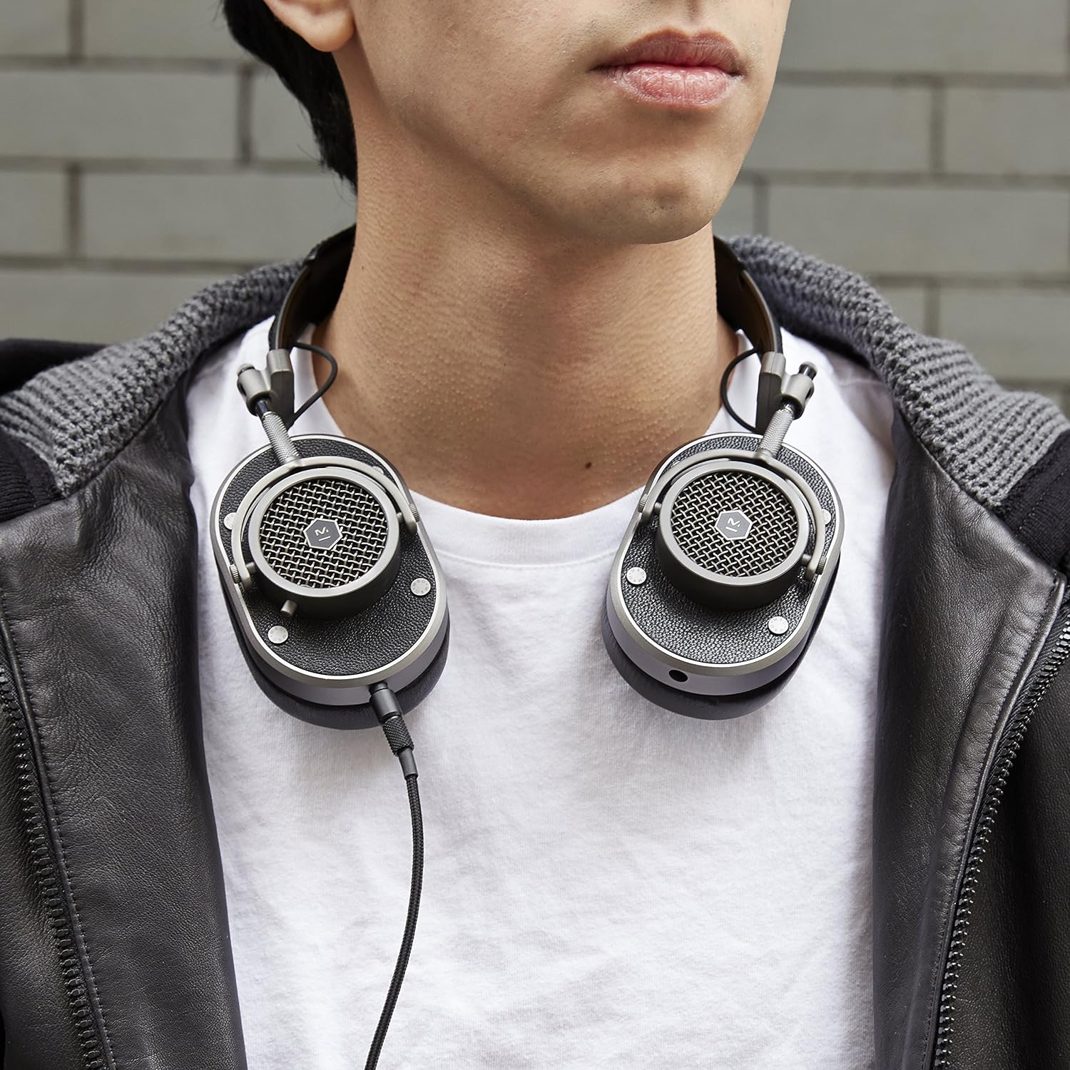 Master & Dynamic MH40 Over Ear Headphone - Gunmetal/Black