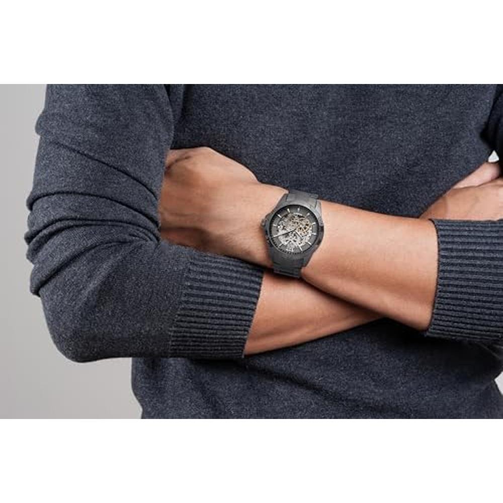 RELIC Men's Analog Display Gray Watch (Model: ZR11853) – In Use