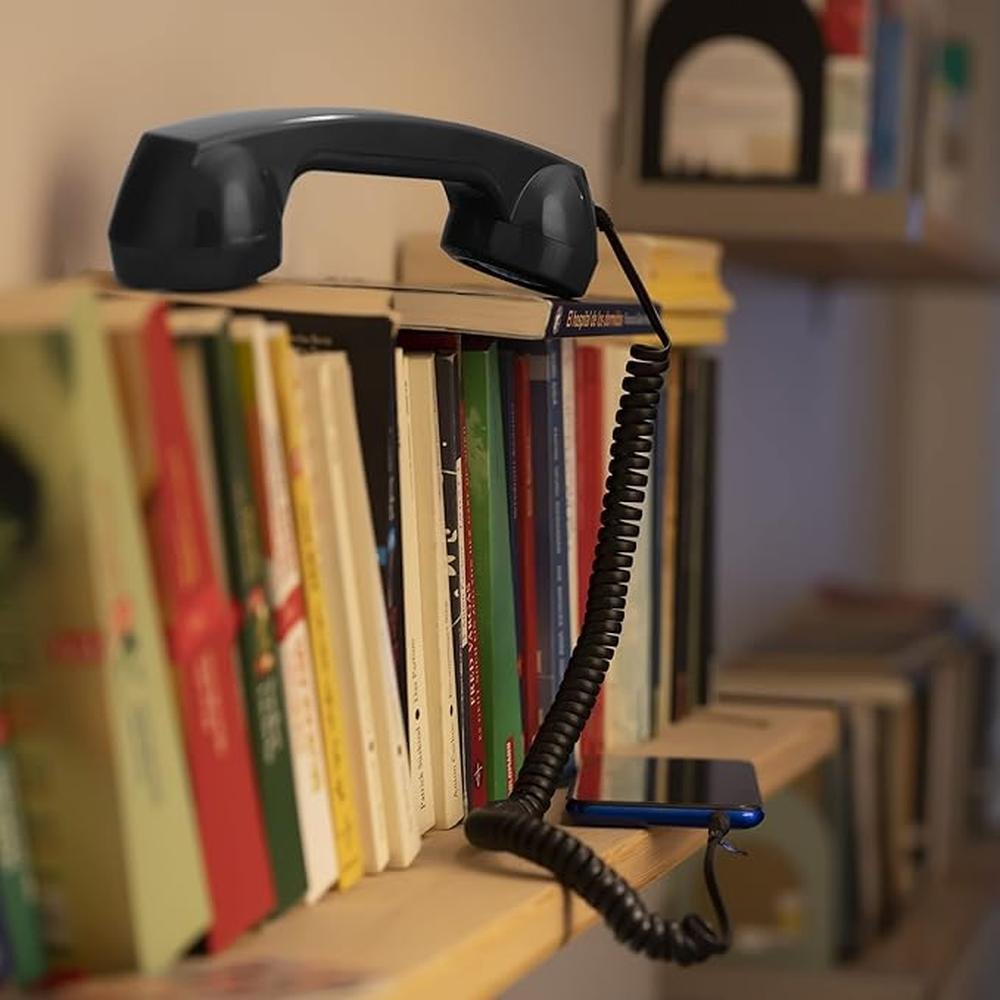opis 60s: Micro Retro Phone Handset with USB-C and Aux – Side View
