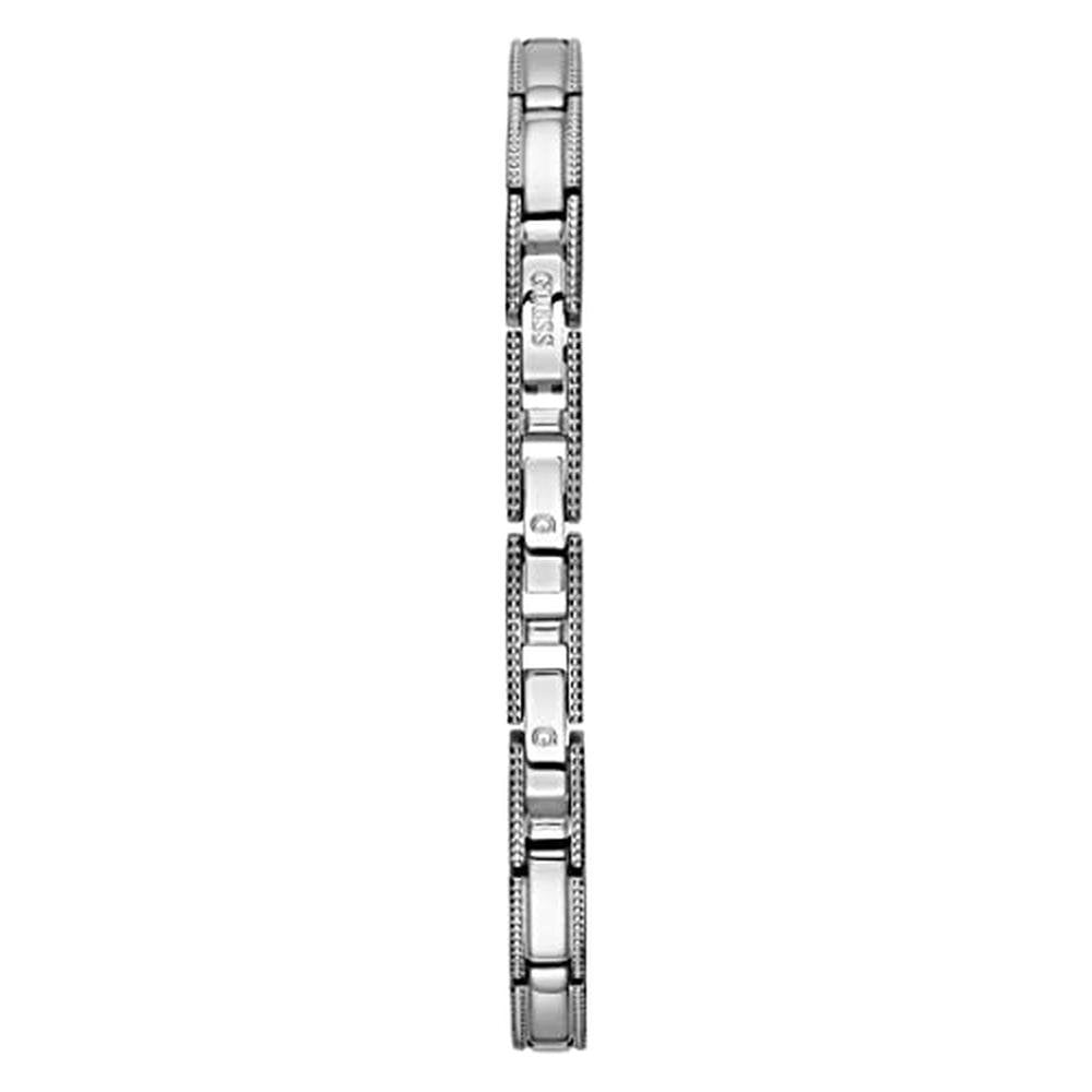 Elevate Your Lifestyle with the Exquisite Petite Silver – In Use