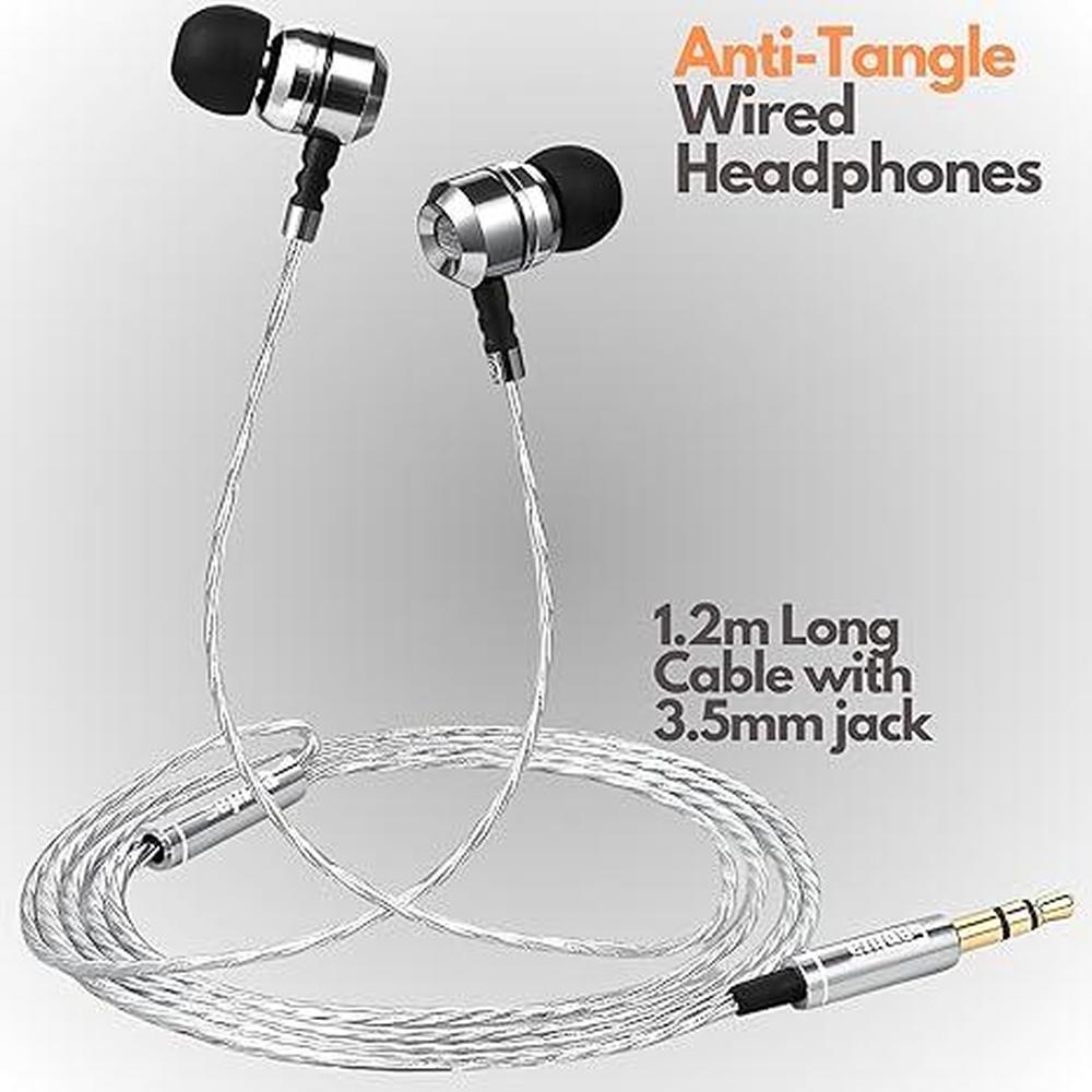 Wired Headphones: Sephia SP3060 HD Bass Driven Audio – In Use