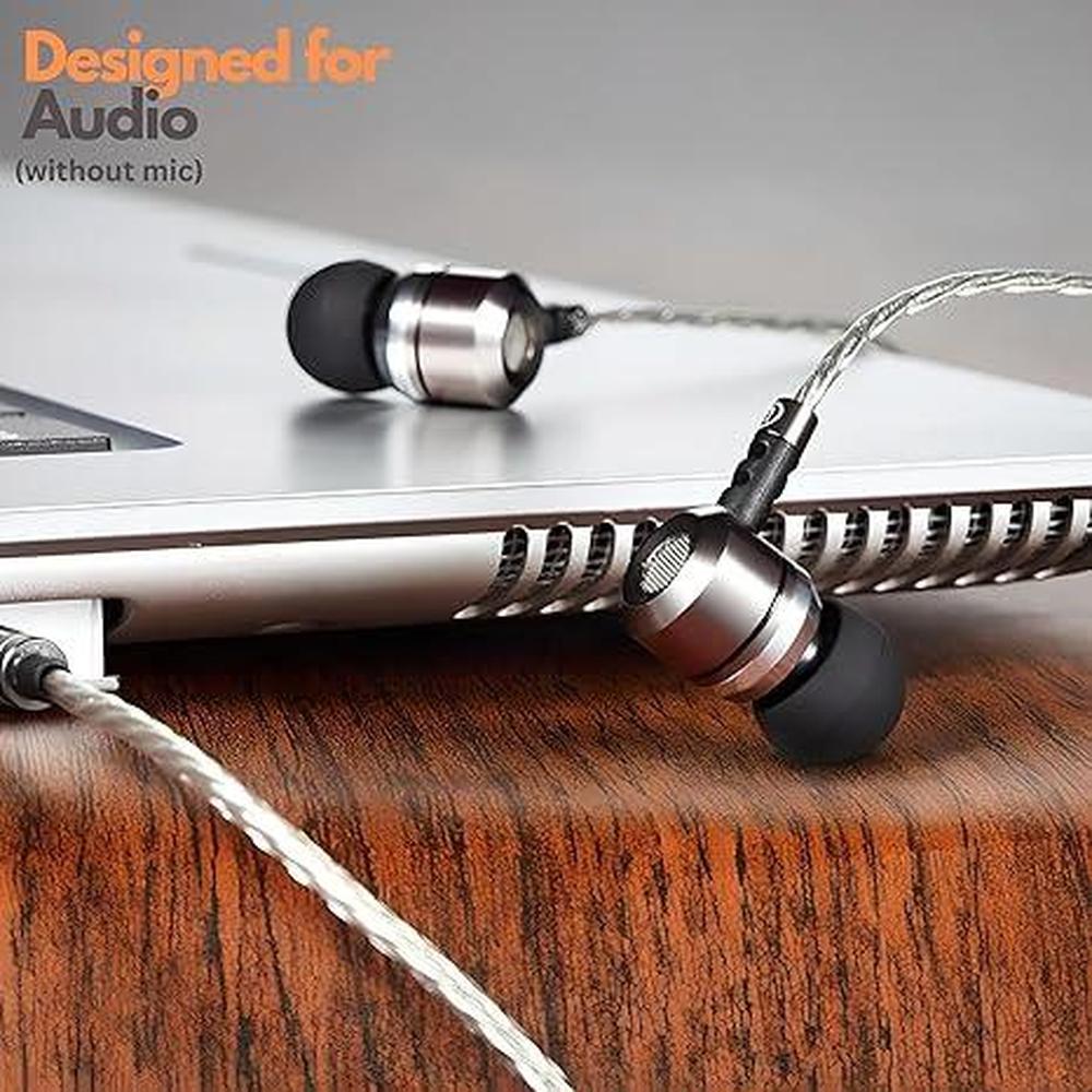 Wired Headphones: Sephia SP3060 HD Bass Driven Audio – Close-up Detail