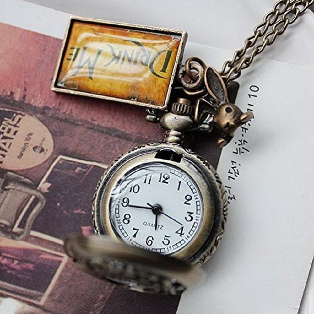 Watch Onwon: Onwon Vintage Drink Me Pocket Watch Necklace – Close-up Detail