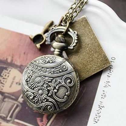 Watch Onwon: Onwon Vintage Drink Me Pocket Watch Necklace – In Use