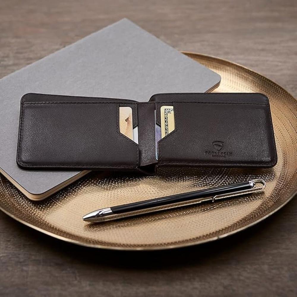 Leather Vaultskin: Manhattan Slim RFID Blocking Bifold – Close-up Detail