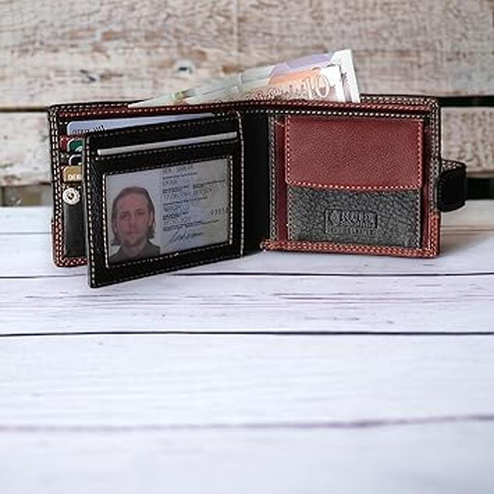 Morucha Wallet: Morucha M75 Luxury RFID Blocking Wallet – In Use