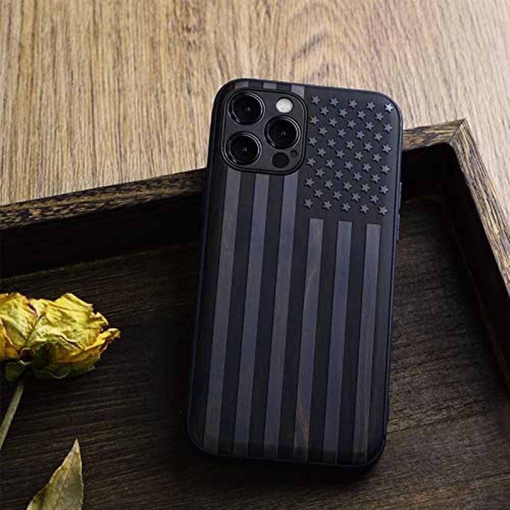 Wood Case: Carveit Magnetic iPhone 12 Pro Case Natural Wood – In Use