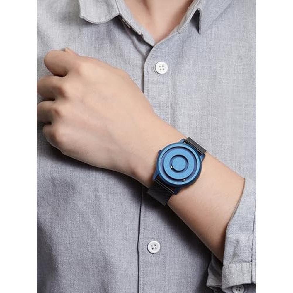 Magnetic Watch: EUTOUR Magnetic Bead Analog Watch Stainless – Side View