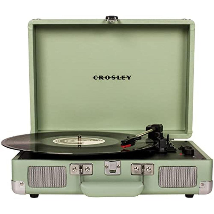 Crosley CR8005F: Cruiser Plus Vintage 3-Speed Bluetooth – Front View