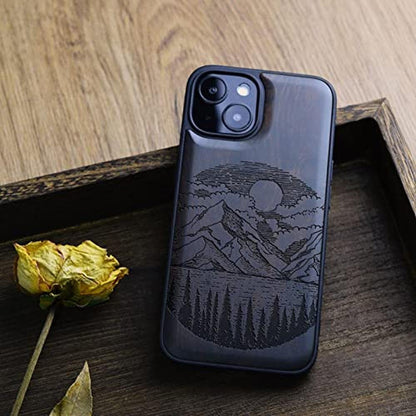 Wood Case: Carveit Magnetic iPhone 13 Case Natural Wood – In Use