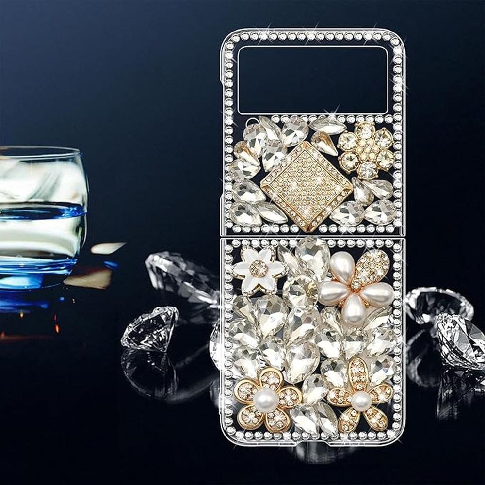 Omio Galaxy Z Flip 4 5G Case: 3D Handmade Sparkle Crystal – Close-up Detail