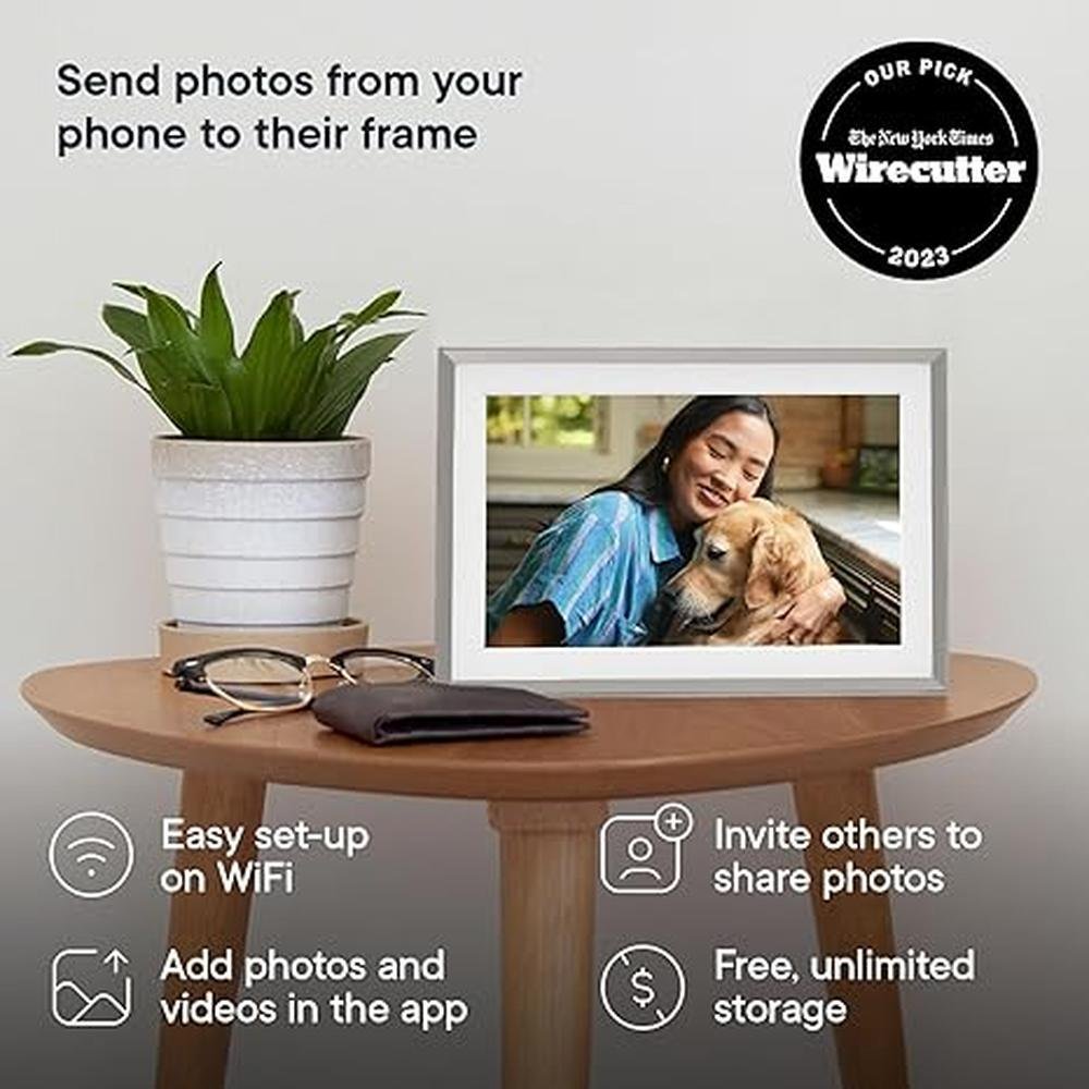 Aura Digital Frame: Aura Carver 10.1 WiFi Digital Picture – In Use