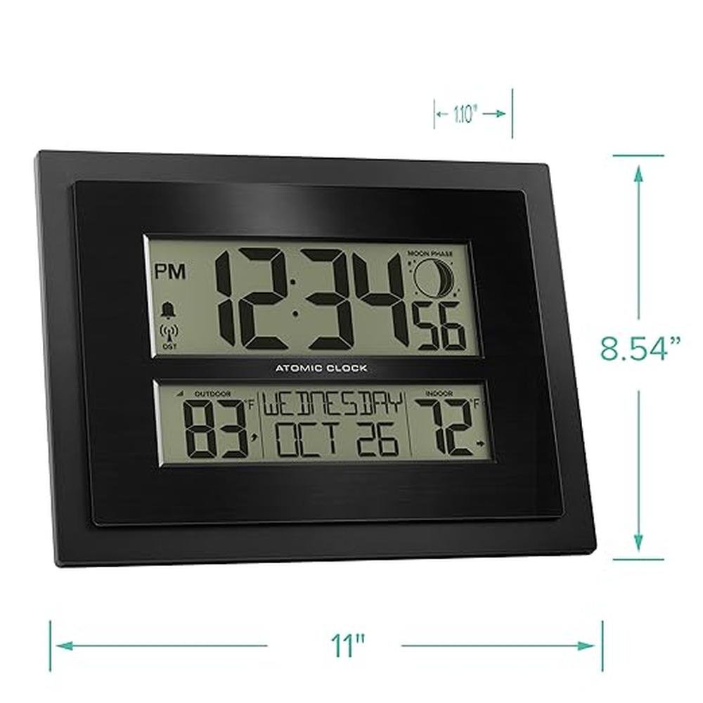 La Crosse Technology 513-75624-INT Digital Atomic Clock – Close-up Detail