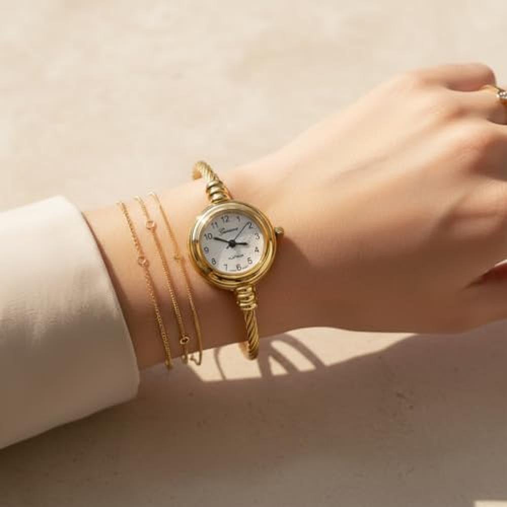 High-End Analog Display Watch – In Use
