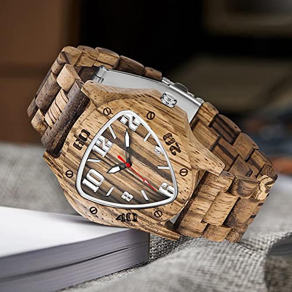 Watches Men: Dentily Men's Wooden Watch Triangle Quartz – Close-up Detail