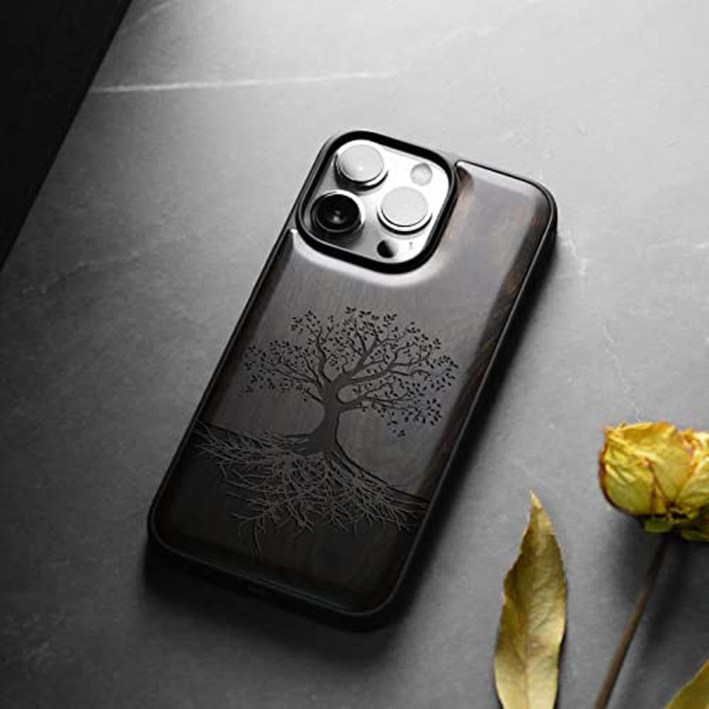 Wood Case: Carveit Magnetic Wood Case for iPhone 14 Pro Max – In Use