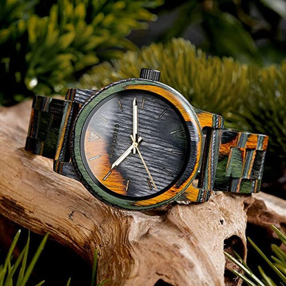 Men Wooden Watch: BOBO BIRD Fashion Quartz Analog Wristwatch – Close-up Detail