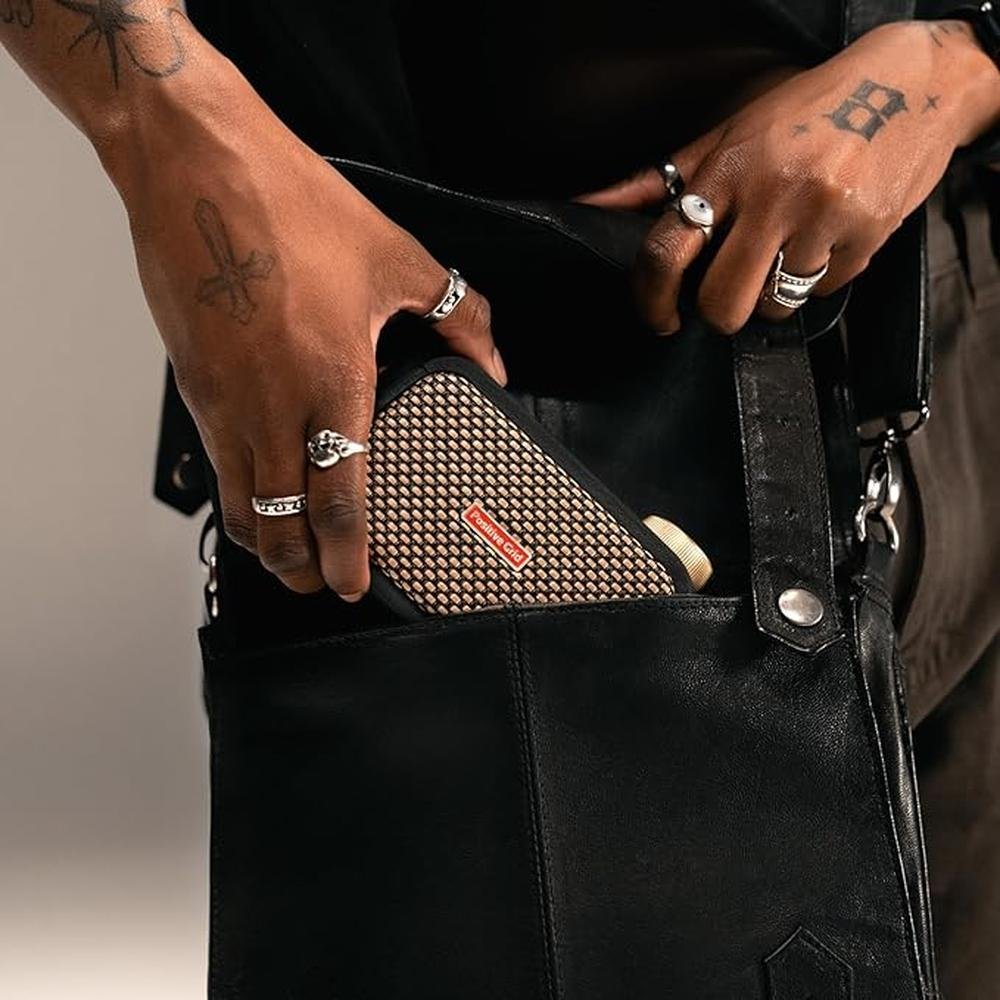Best Portable Guitar Amp: Positive Grid Spark GO 5W – Close-up Detail