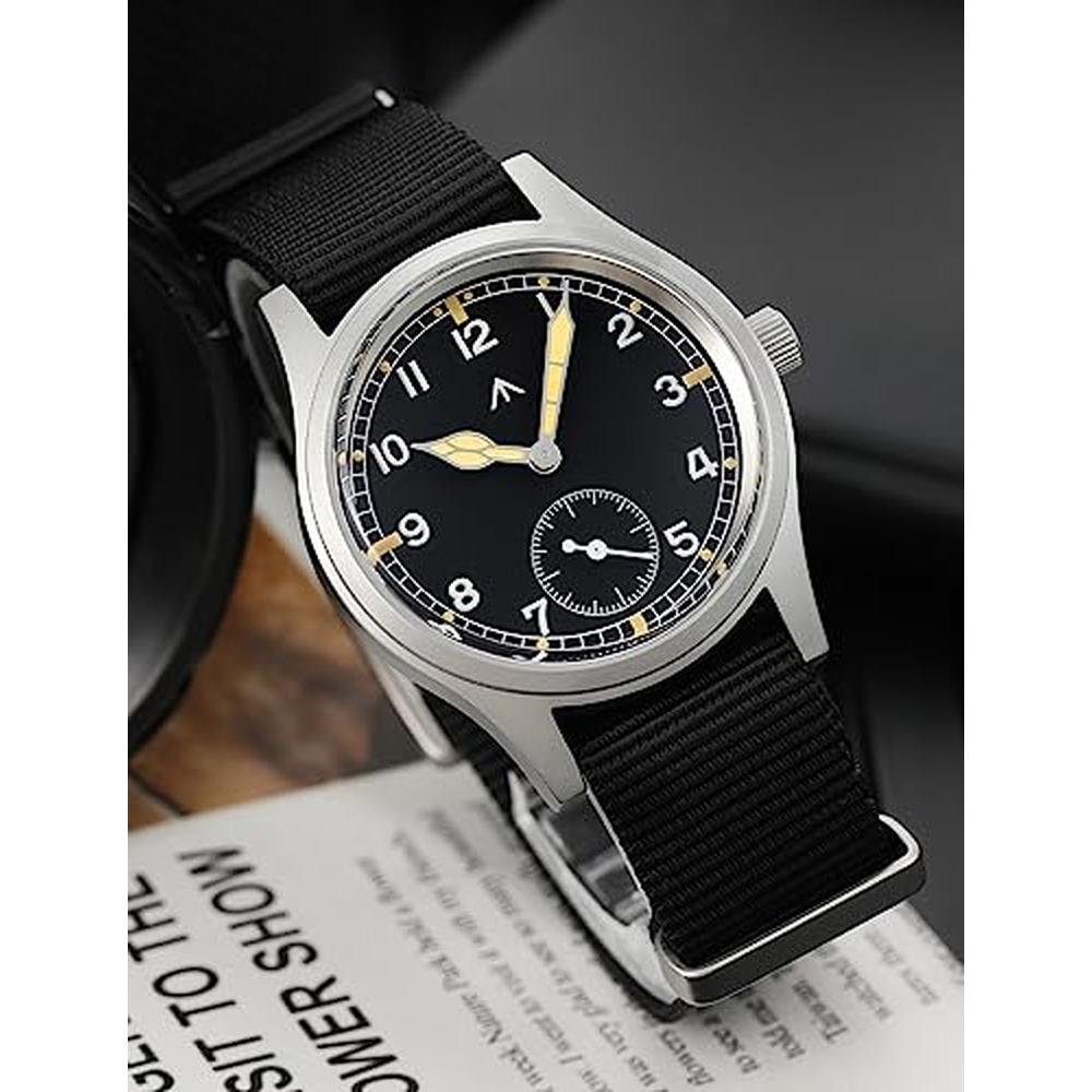 TACTICAL FROG Militado D12 Military Mens Watch VD78 Quartz – Close-up Detail