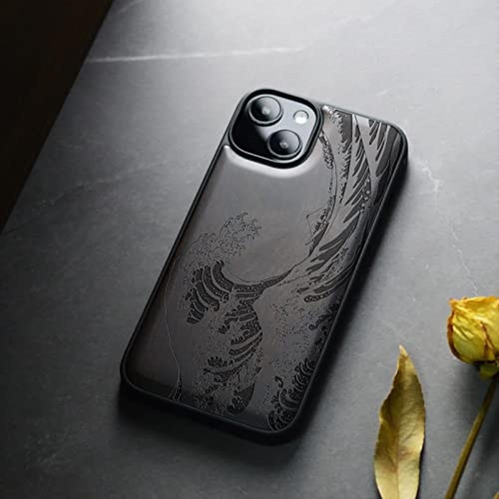 Carveit Case: Carveit Magnetic Wooden Case for iPhone 15 – In Use