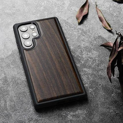 Wood Case: Carveit Galaxy S24 Ultra Natural Wood Black Soft – In Use