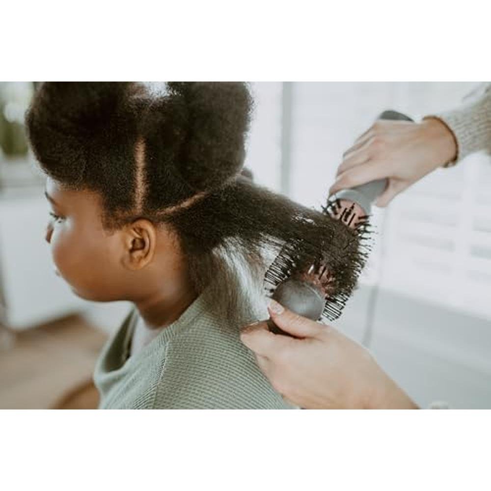 Brush Hair: Hairitage Volumizing One Step Blow Dry Brush – In Use