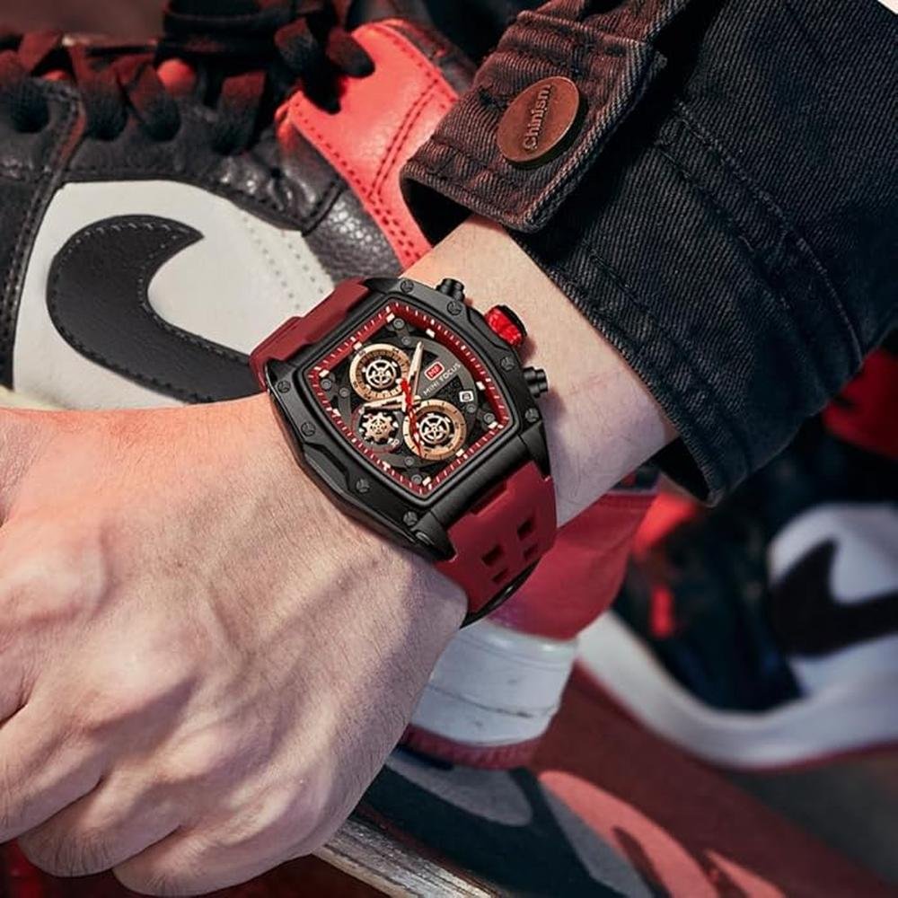Watches Men: Luxury Men's Watches Chronograph Waterproof – Close-up Detail