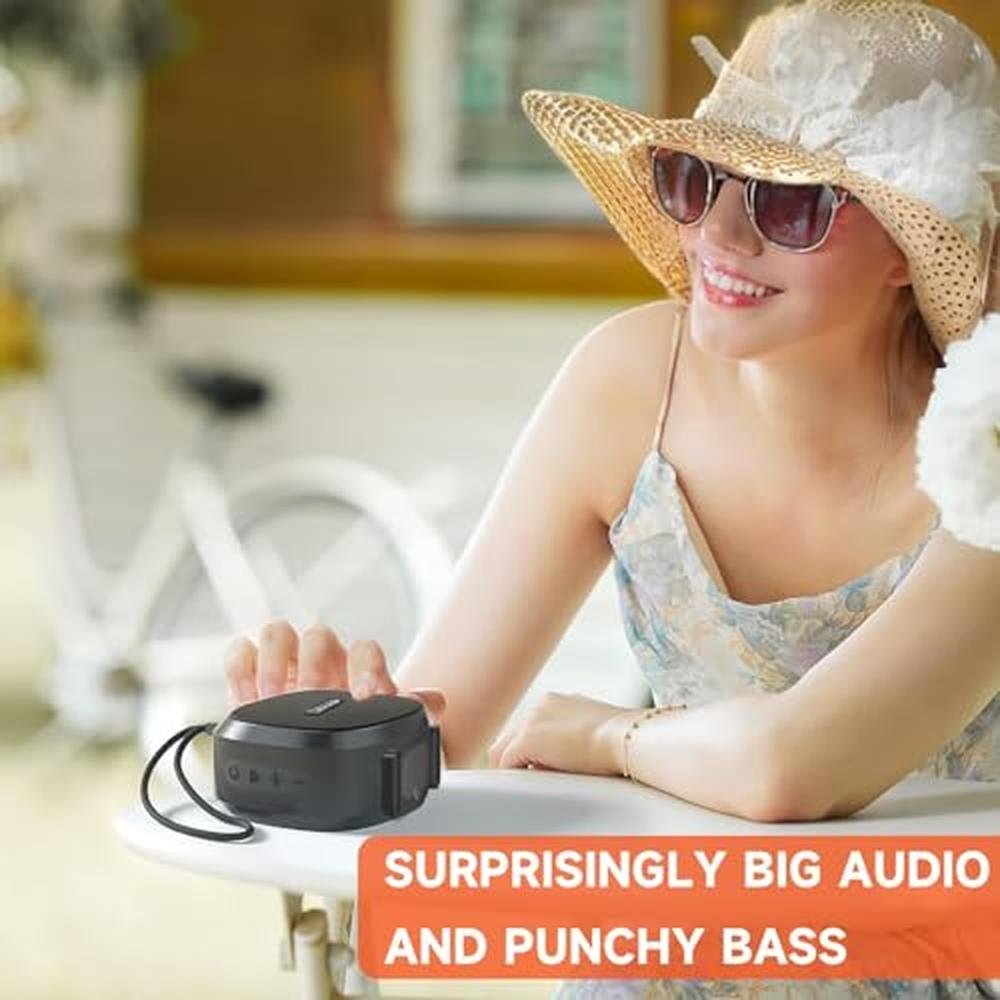 Speaker Peicheng: PEICHENG Small Portable Bluetooth – In Use