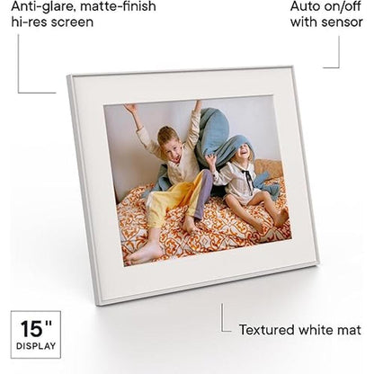 Aura Digital Frame: Aura Walden 15 WiFi Digital Picture – Close-up Detail