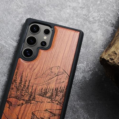 Wood Case: Carveit Galaxy S25 Ultra Natural Wood Black Soft – Close-up Detail