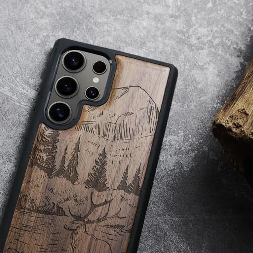 Wood Case: Carveit Galaxy S25 Ultra Natural Wood Black Soft – Close-up Detail