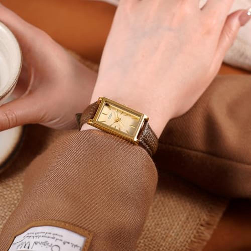 Vintage Women's Rectangle Wristwatch – Close-up Detail