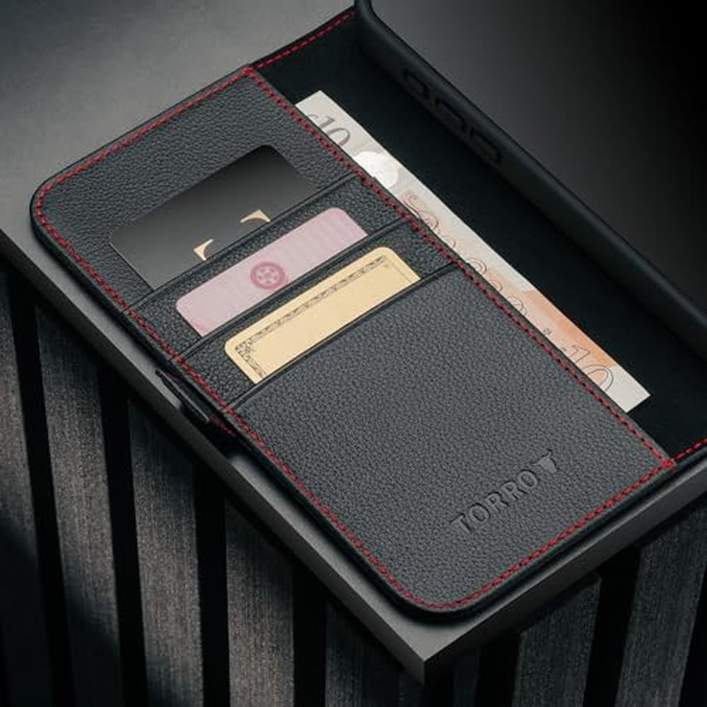 Leather Case: TORRO iPhone 17 Pro Max 6.9 Premium Leather – In Use