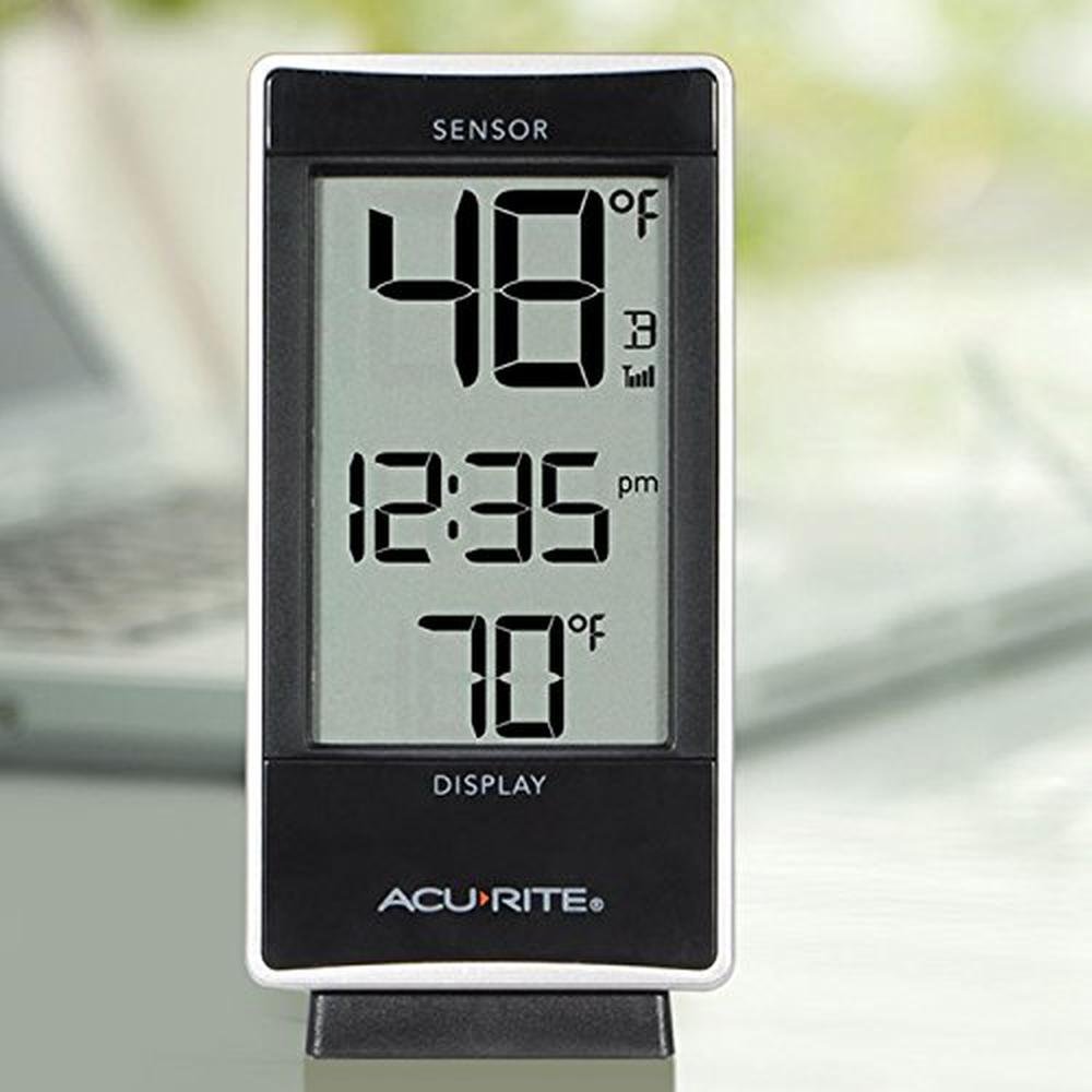 Acurite 01090M: Multi-Sensor Thermometer with 3 – In Use