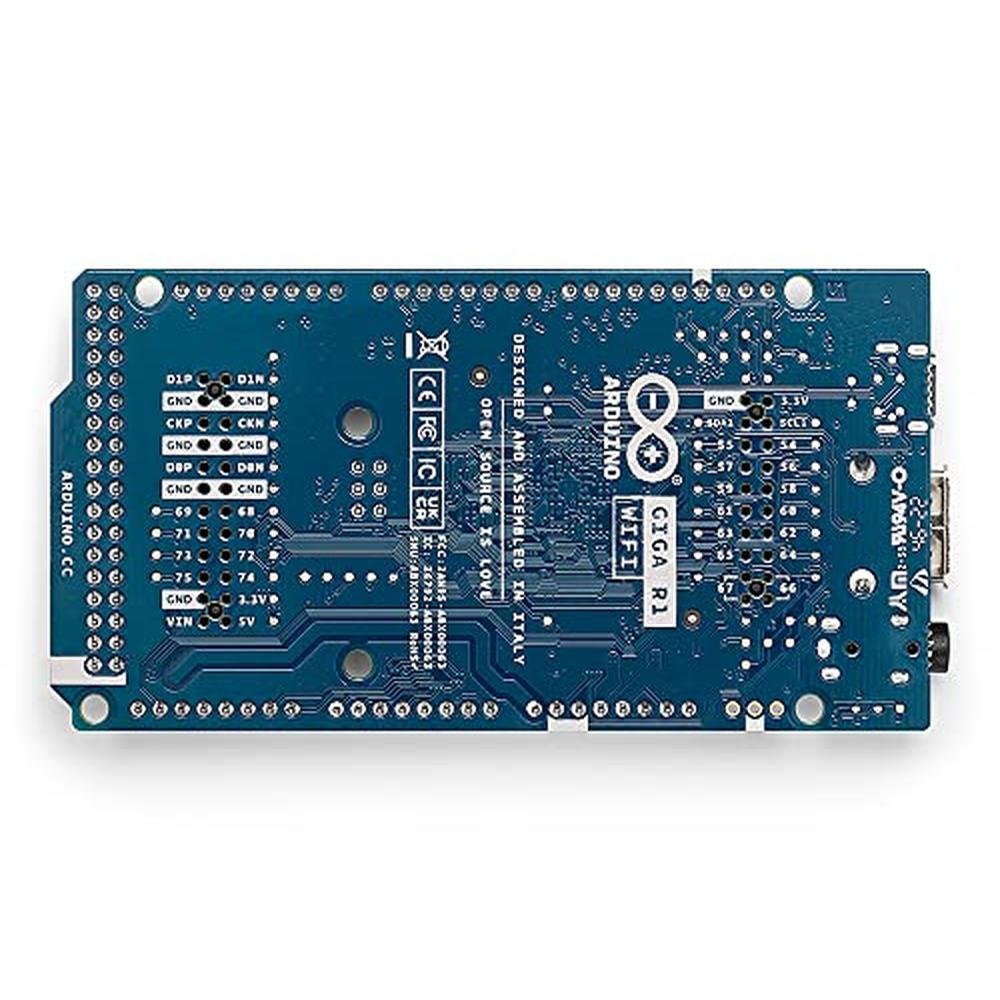 Arduino Giga R1 WiFi: ABX00063 High-Performance – In Use