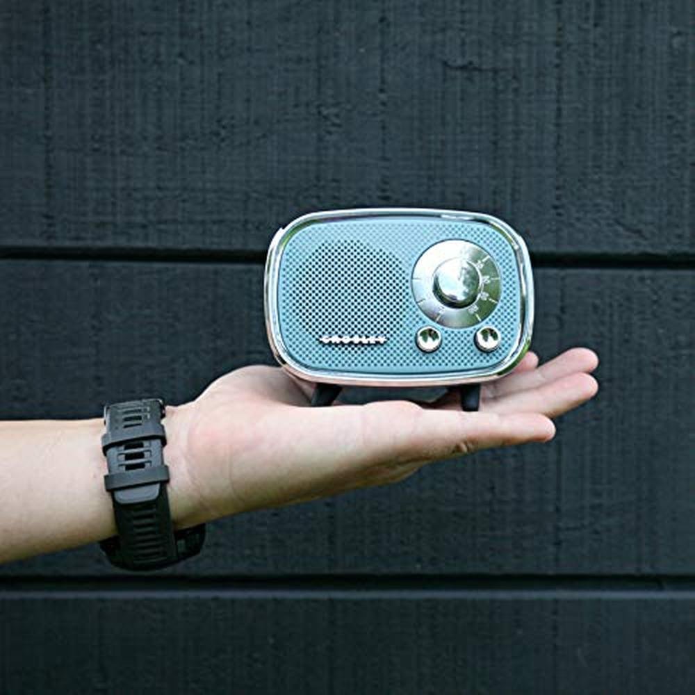 Crosley CR3039A-TN Rondo Retro Portable Rechargeable – Close-up Detail