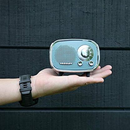 Crosley CR3039A-TN Rondo Retro Portable Rechargeable – Close-up Detail