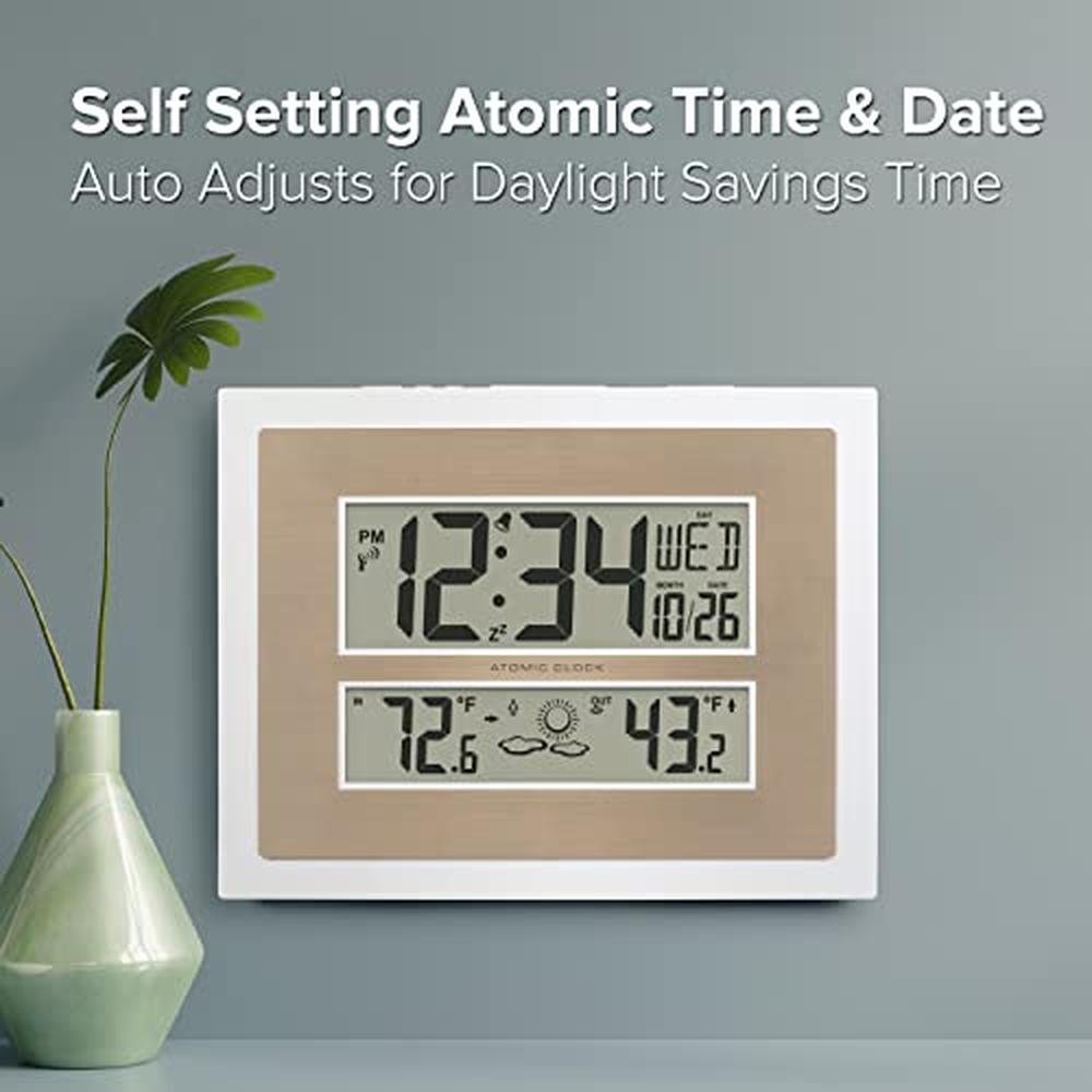 La Crosse Technology 512-14937-INT Atomic Digital Wall Clock – In Use