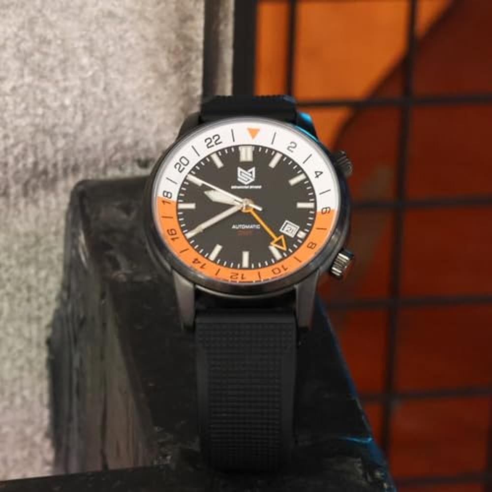 Steel Men's Watch: MINSKOLEI SHIELD MS-8658 GMT Mechanical – In Use