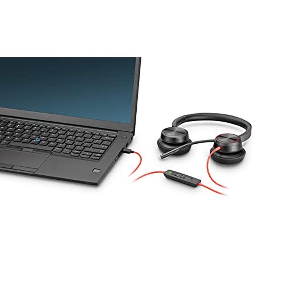 Headset Plantronics: Poly Blackwire 8225 Wired Headset with – Close-up Detail
