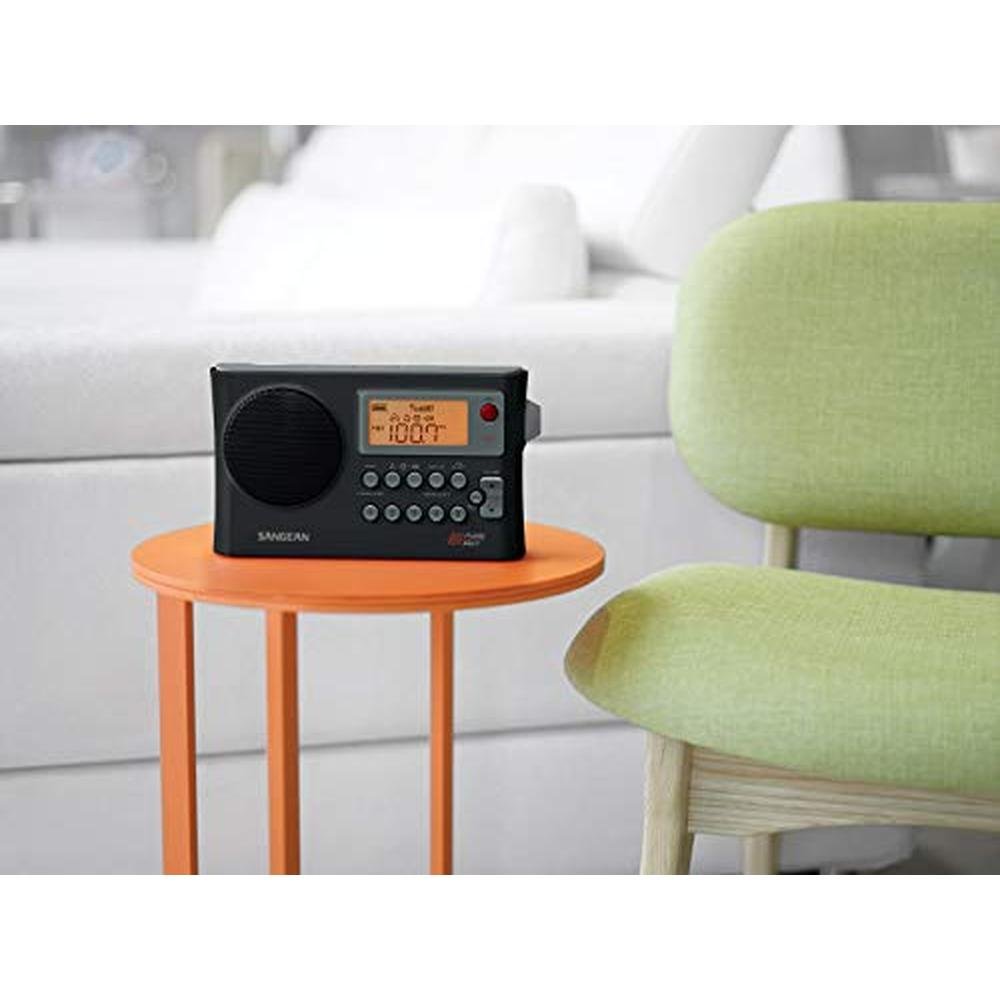 Sangean D4W: Sangean PR D4W Portable Radio – Close-up Detail