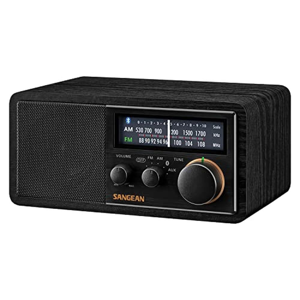 Sangean 118: Sangean SG 118 Wooden Cabinet Radio – In Use