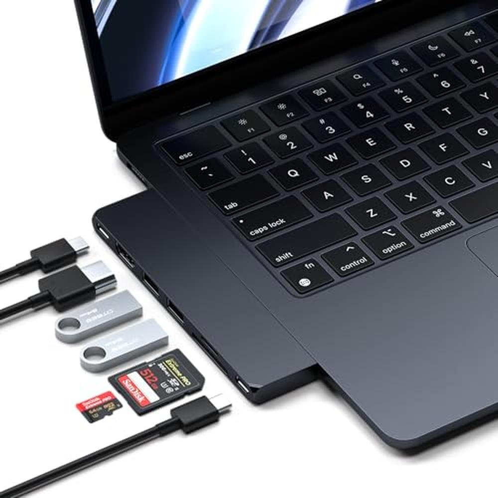Satechi Hub: Satechi 7-in-1 USB-C Hub Multiport Adapter Pro – Front View